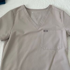 SET - Figs Catarina One Pocket Scrub Top & Yola Scrub Pants (Space Gray Color)